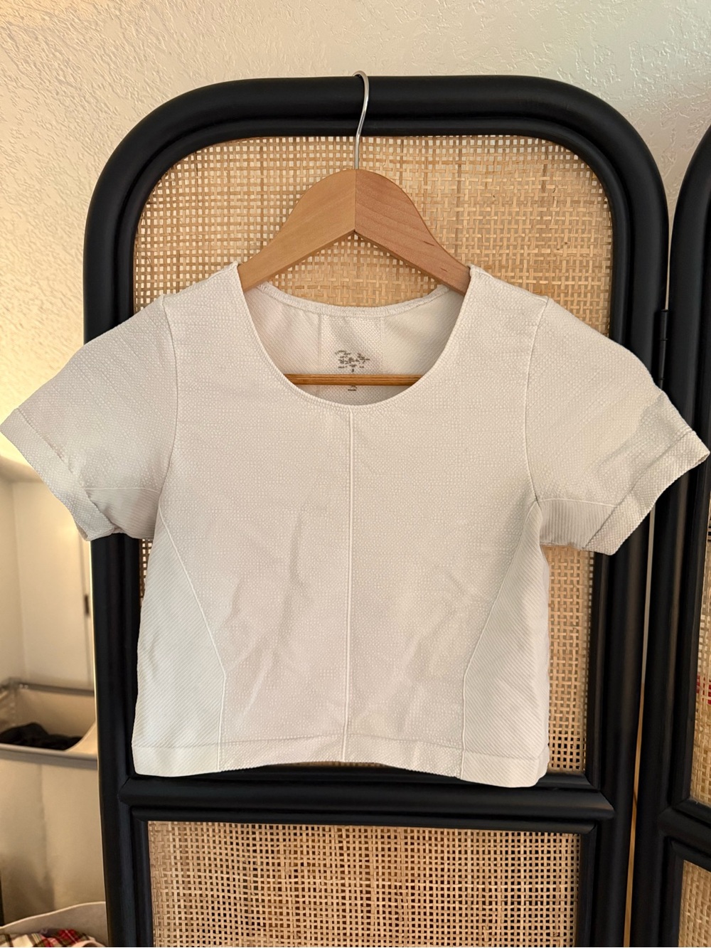 Athleta Women’s Short Sleeved Crop Top White Small